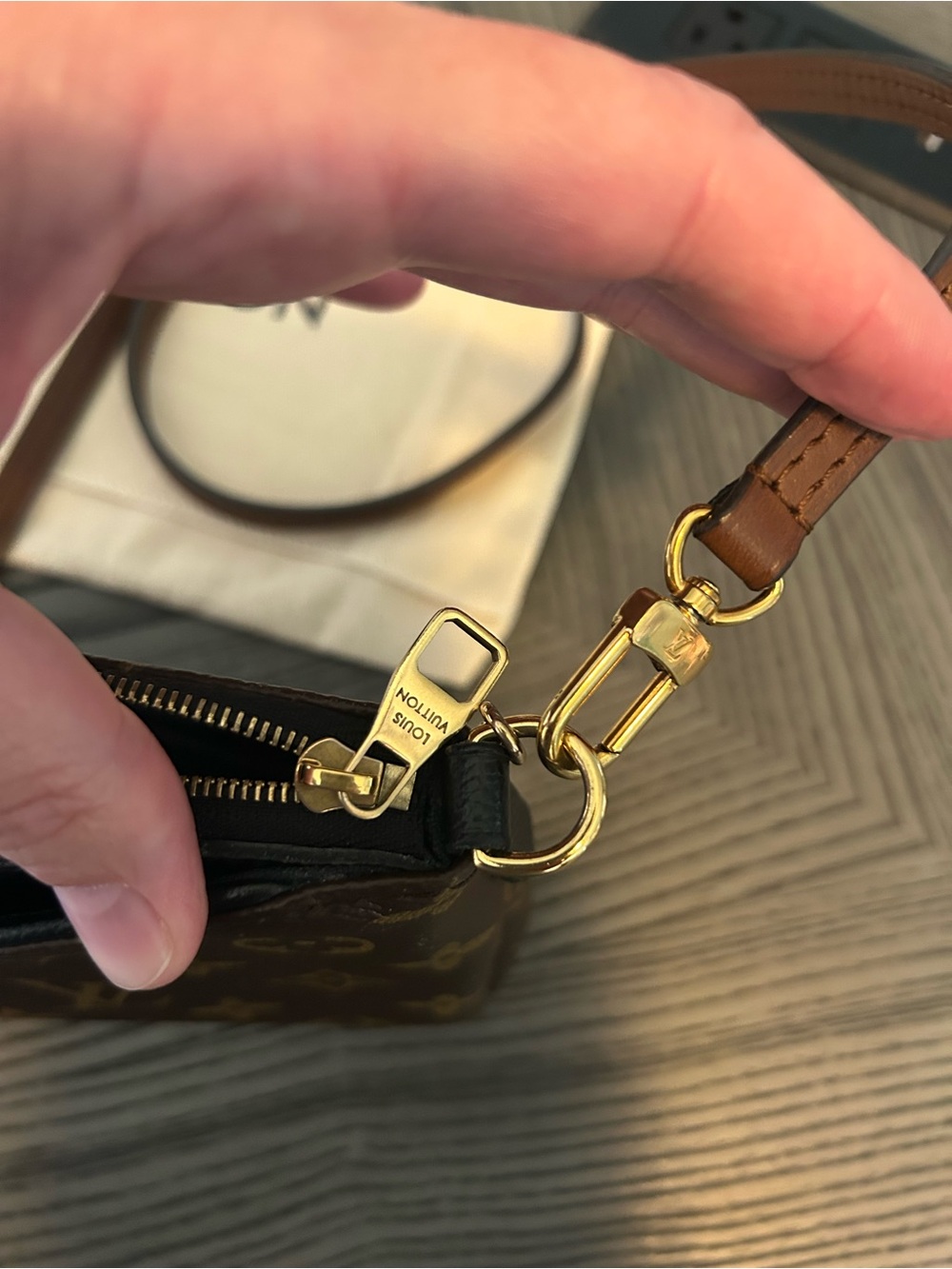 Louis Vuitton Monogram Pallas Clutch Black - Picture 9 of 10